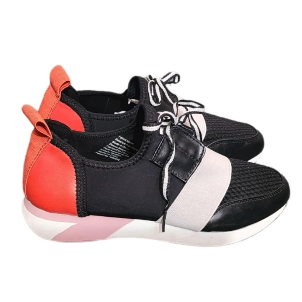 TRASH Sporty Sneakers Black Size 6